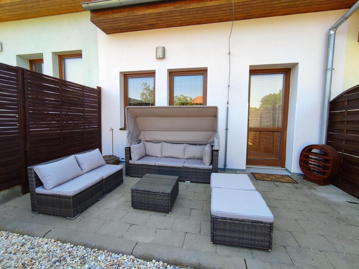 Ferienwohnung Ubytovani Ema Valtice Exterior foto