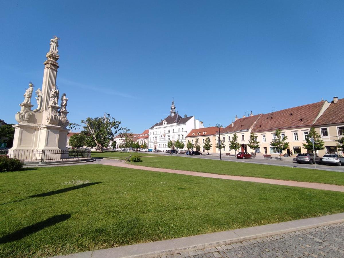 Ferienwohnung Ubytovani Ema Valtice Exterior foto