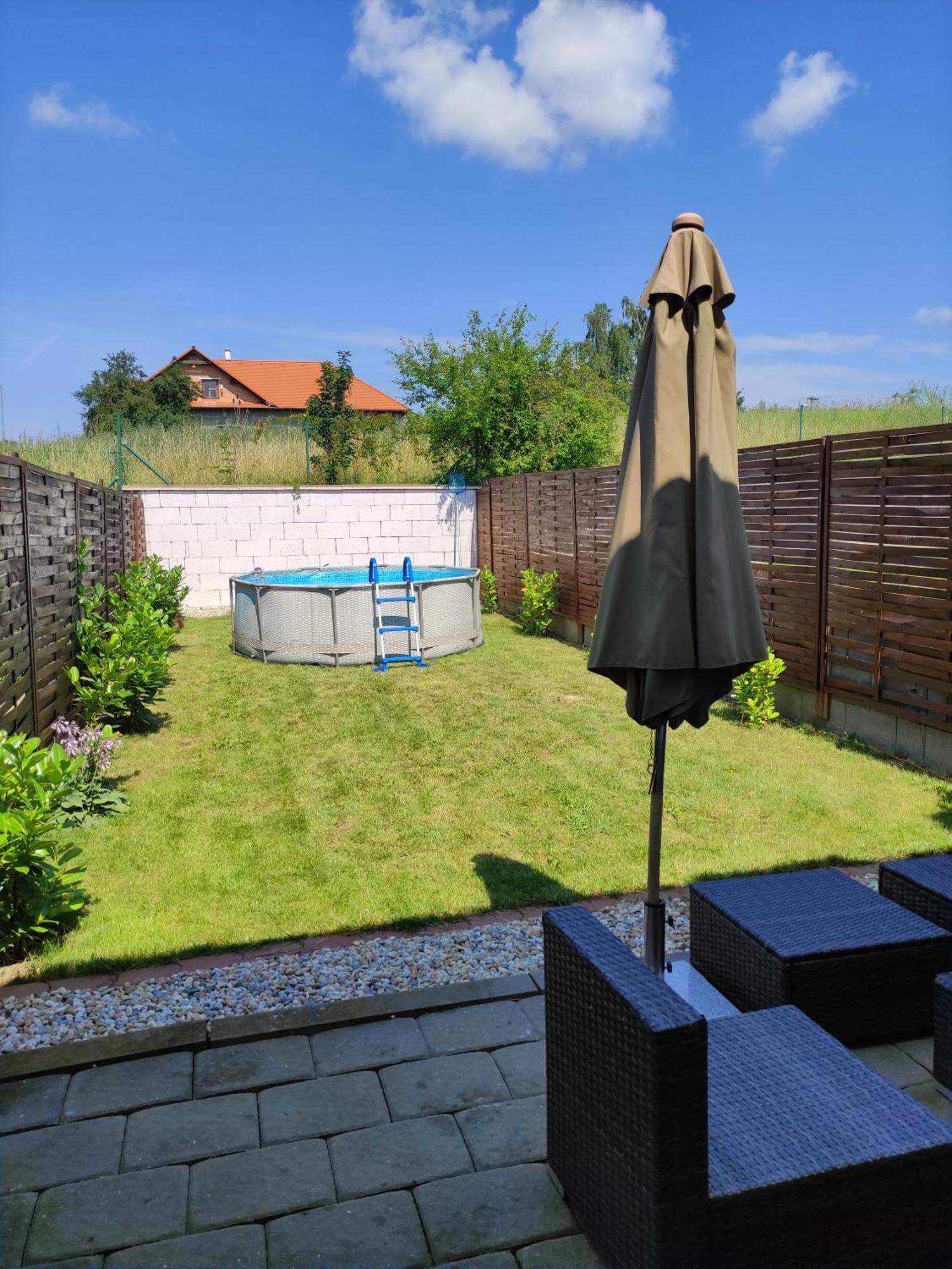 Ferienwohnung Ubytovani Ema Valtice Exterior foto